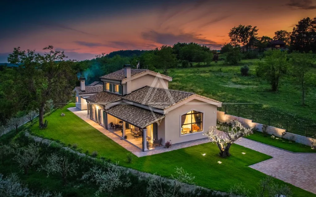 Villa en pierre de luxe dans un endroit isolé, Grožnjan, Istrie