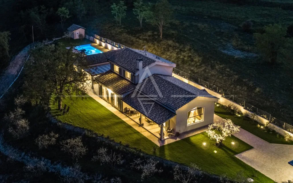 Villa in pietra di lusso in una zona isolata, Grožnjan, Istria