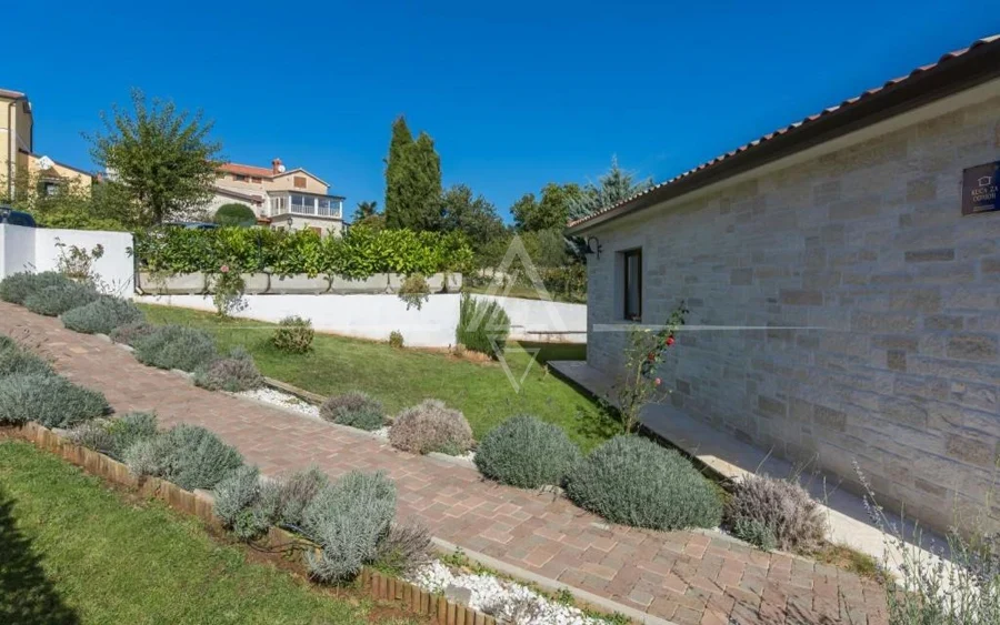 Istrien, Novigrad, Moderne freistehende villa mit pool in ruhiger lage