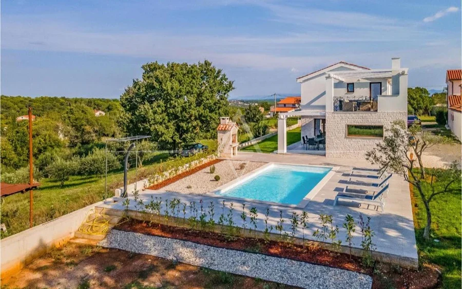 Istria, Barban, Modern house with pool in a peaceful location