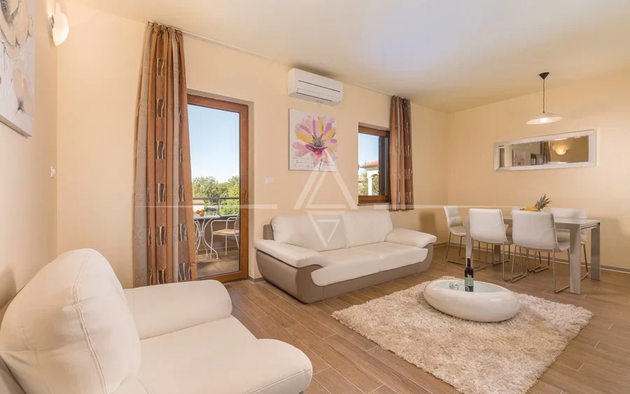 Istria, Medulin - Banjole: Spacious light-filled apartment for sale