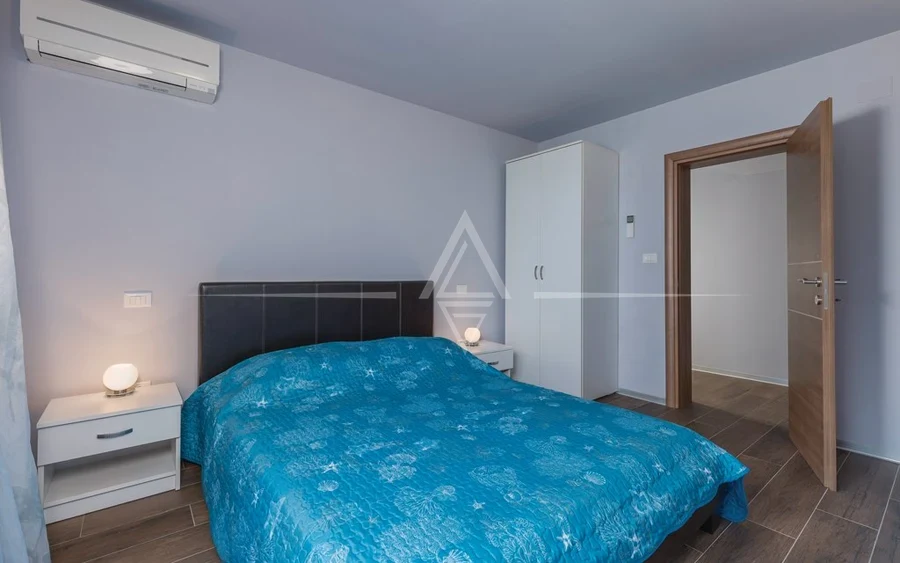 Istria, Medulin - Banjole: Spacious light-filled apartment for sale